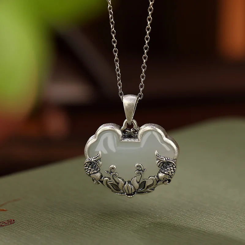 Collar de jade Hotan plateado