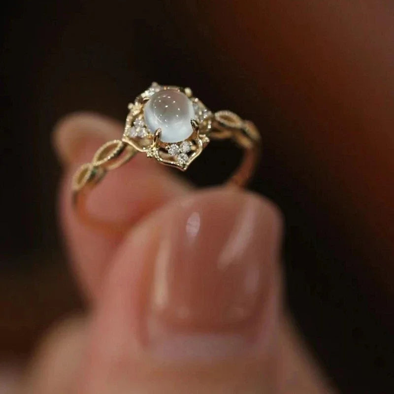 Anillo vintage de loto con piedra de luna – imagen 2