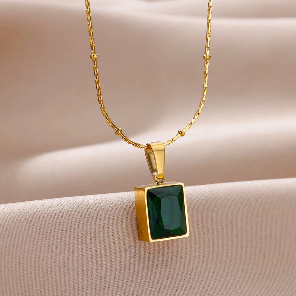 Collar con colgante Gold Allure – imagen 3