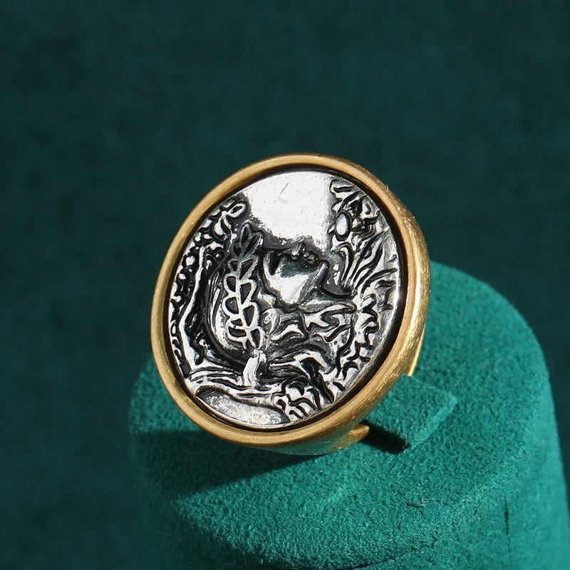 Anillo antiguo de oro con camafeo