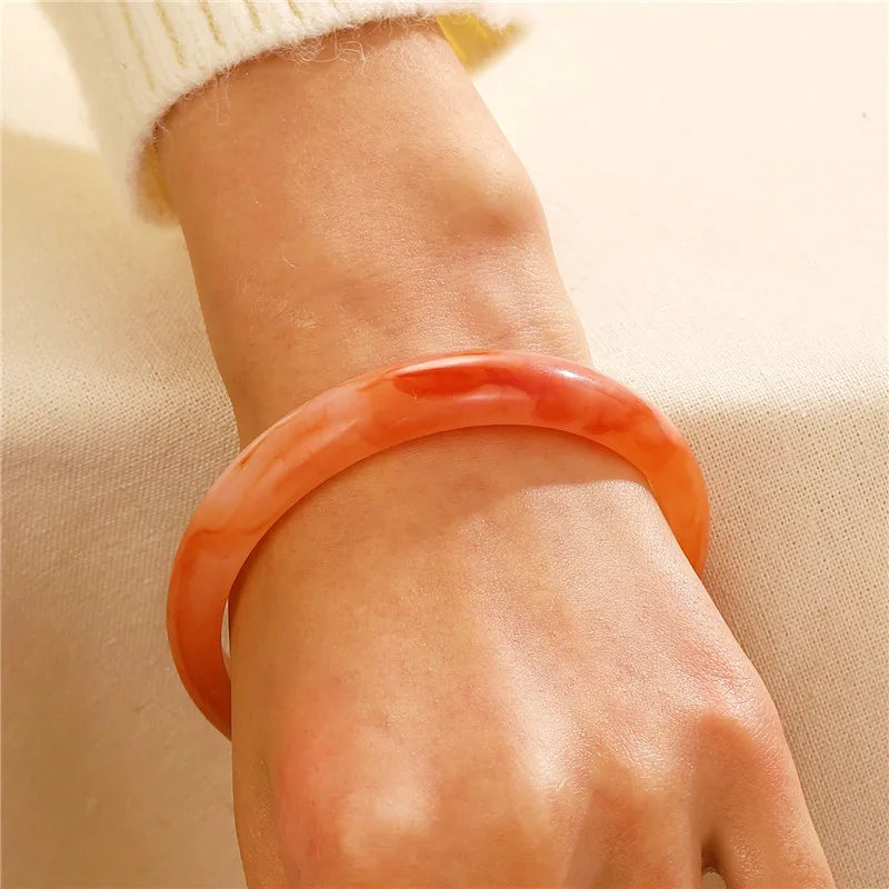 Pulsera acrílica semitransparente – imagen 4