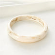 Pulsera acrílica semitransparente – imagen 2