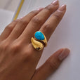 Anillo ajustable de oro con turquesa en forma de lágrima