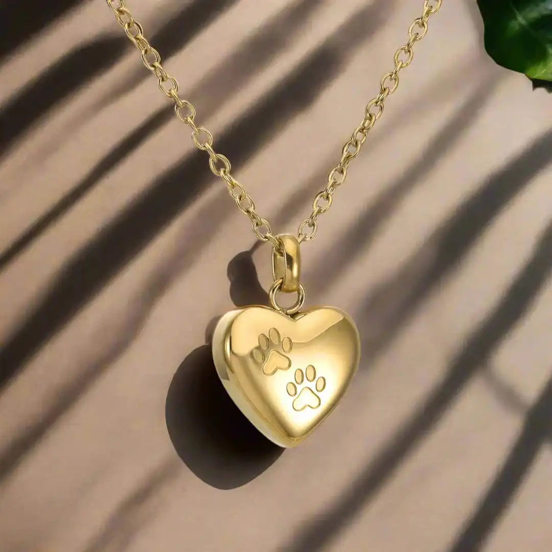 Collar urna conmemorativo para mascotas con colgante de corazón y huellas grabadas – imagen 2