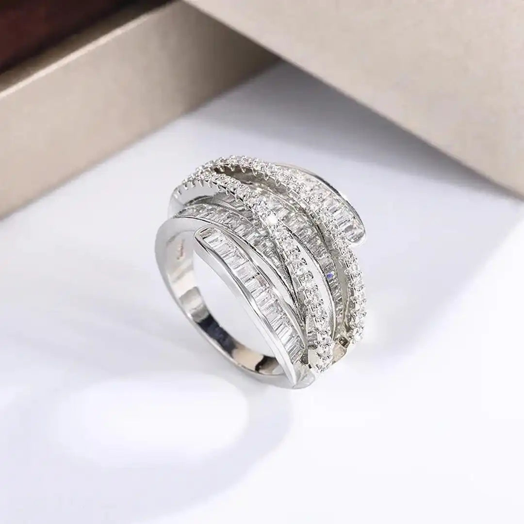 Anillo ajustable de circonita plateada