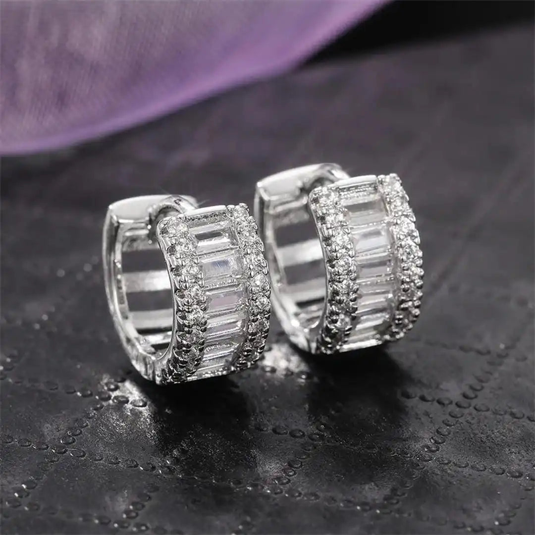 Pendientes mini aro con circonitas talla baguette – imagen 2