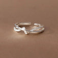 Anillo clásico con cruz y nudo – imagen 2