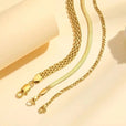 Set de pulseras apilables doradas con perlas – imagen 6