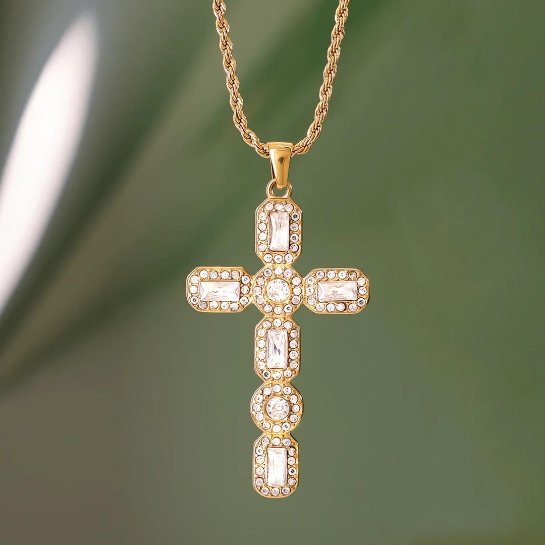 Collar radiante con cruz dorada – imagen 2