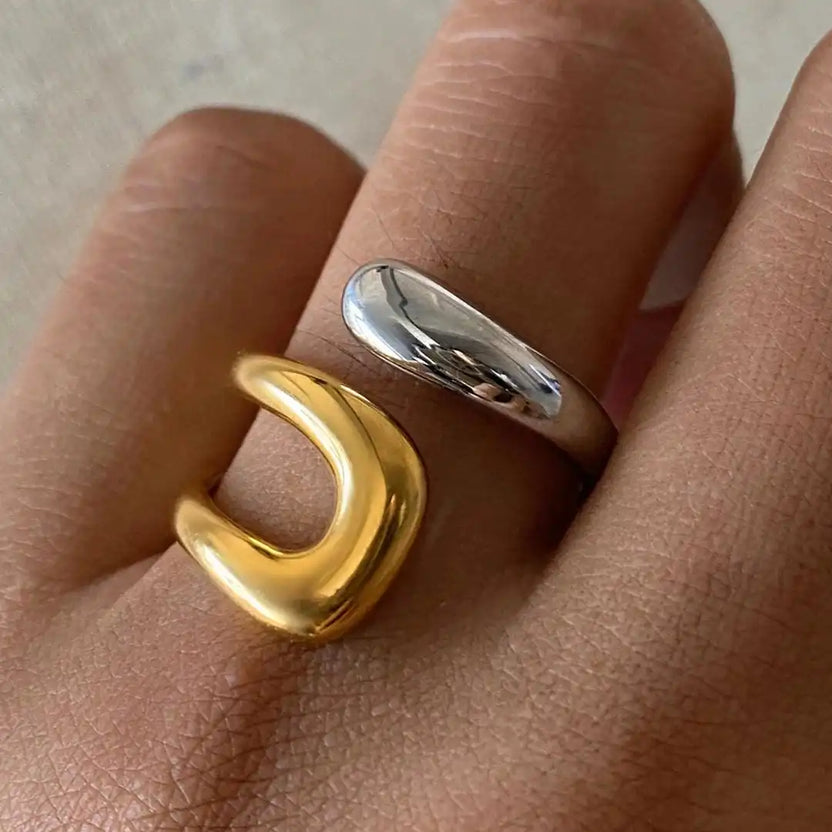 Anillo abierto dorado atemporal