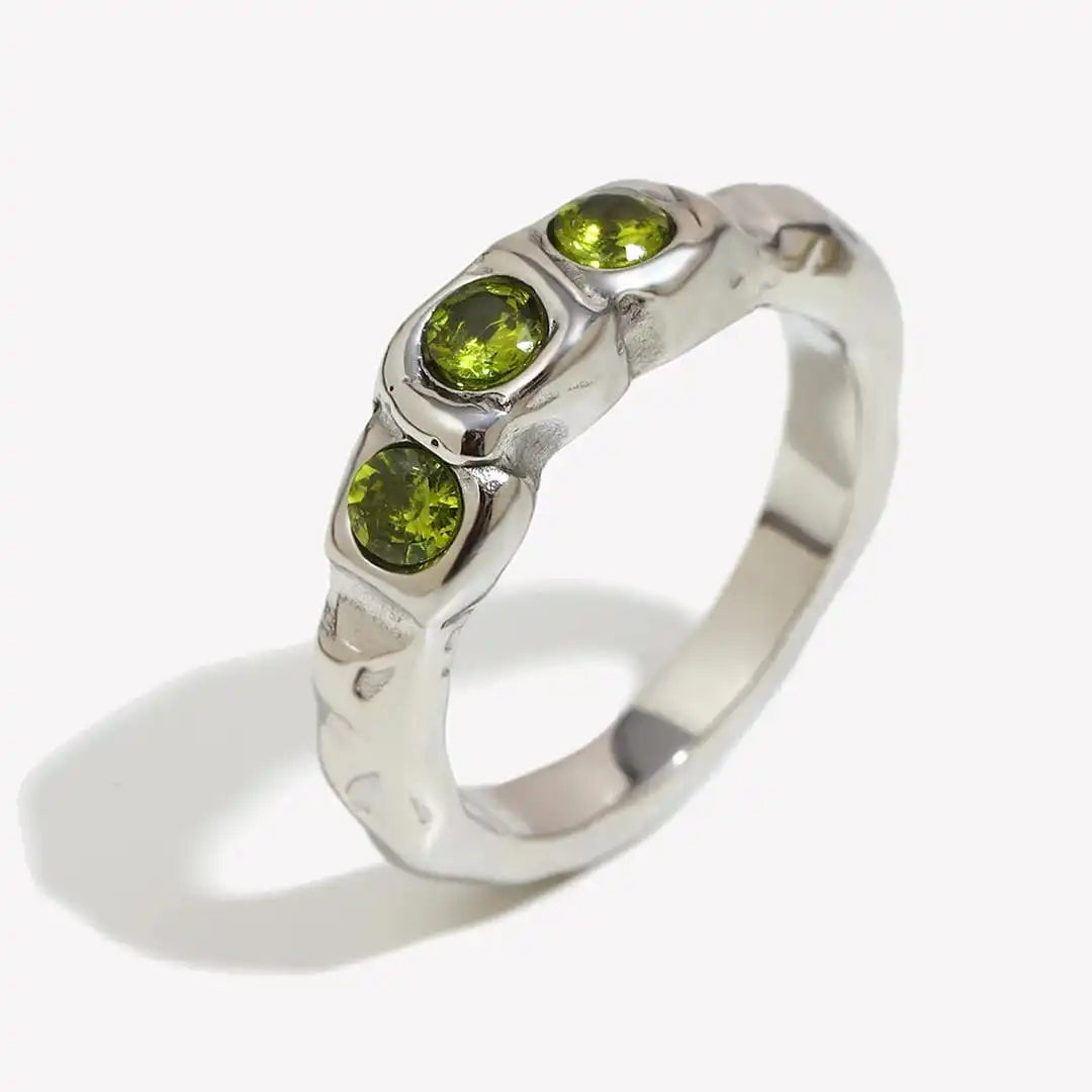 Anillo vintage dorado con piedras incrustadas – imagen 5