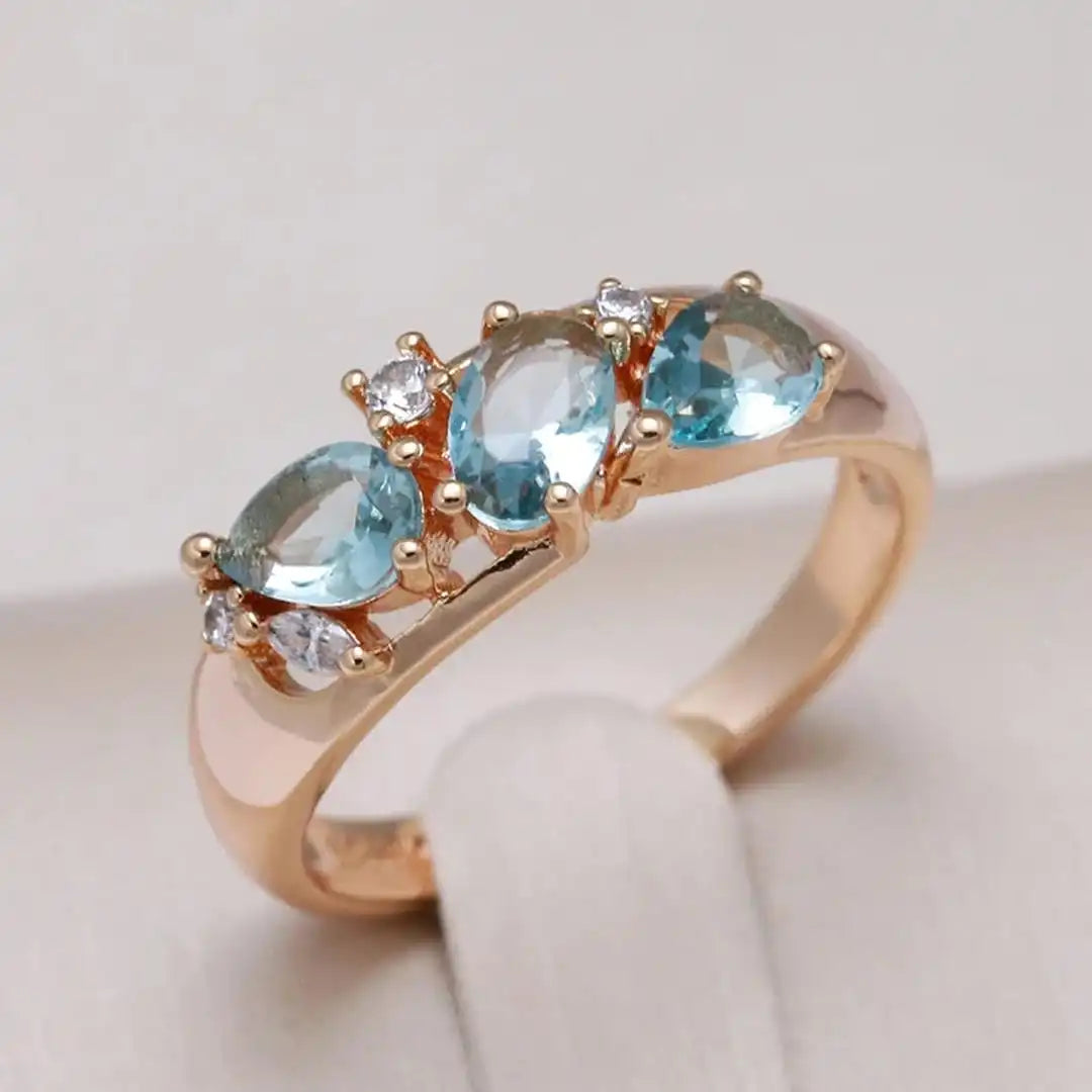 Anillo vintage de oro rosa con circonita azul