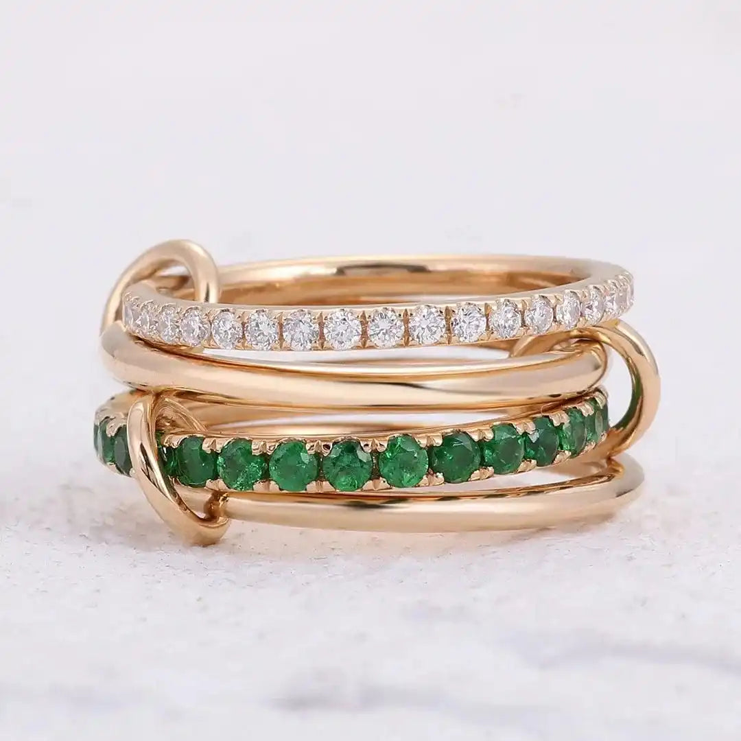 Anillo apilable de oro rosa con cristales brillantes – imagen 2