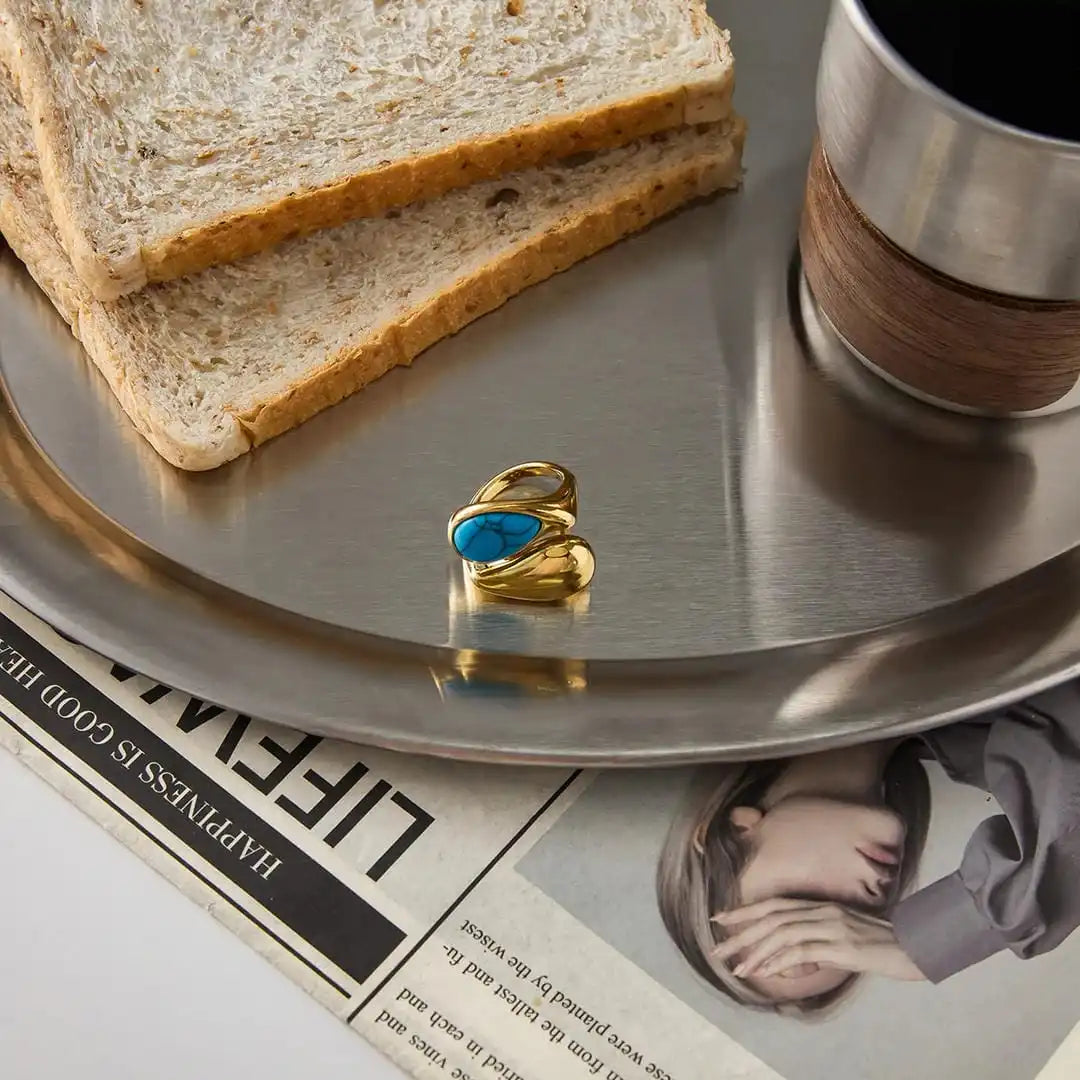 Anillo ajustable de oro con turquesa en forma de lágrima – imagen 3