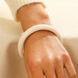 Pulsera acrílica semitransparente – imagen 5