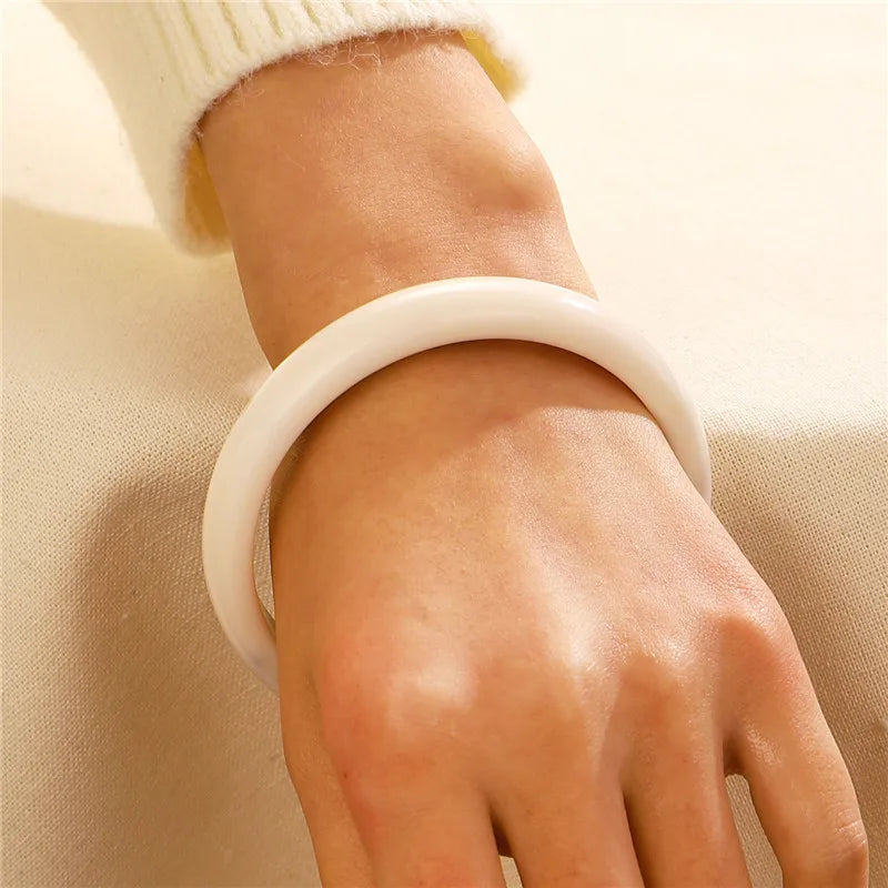 Pulsera acrílica semitransparente – imagen 5