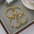 Pulsera vintage de oro ajustable con piedra – imagen 5