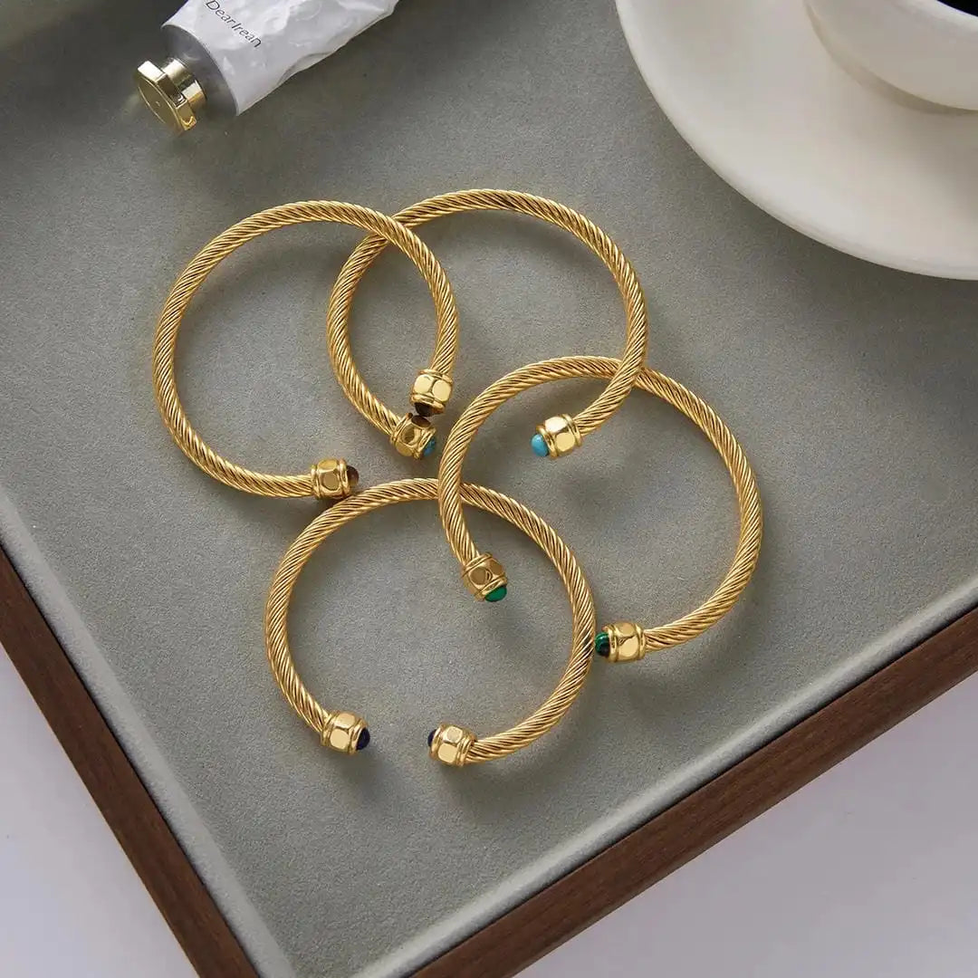 Pulsera vintage de oro ajustable con piedra – imagen 5