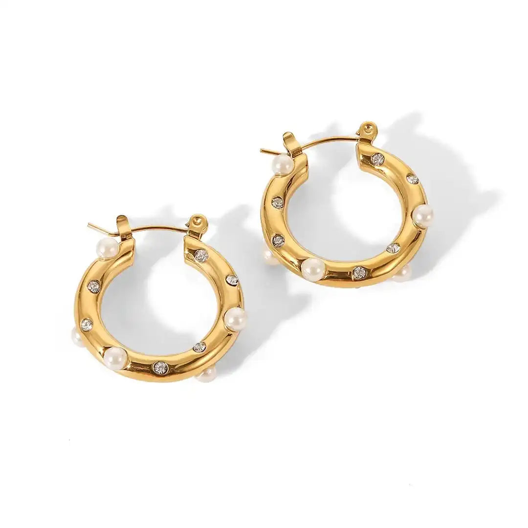 Pendientes de aro circular dorados con circonitas brillantes – imagen 5