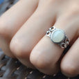 Anillo de plata artesanal de jade blanco – imagen 3