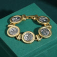 Pulsera de oro vintage antigua con retrato – imagen 2