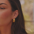 Pendientes aro dorados vintage modernos – imagen 3