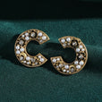Pendientes estéticos de aro en C con perla floral – imagen 2