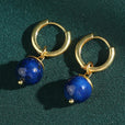 Pendientes dorados modernos con perla esférica – imagen 3