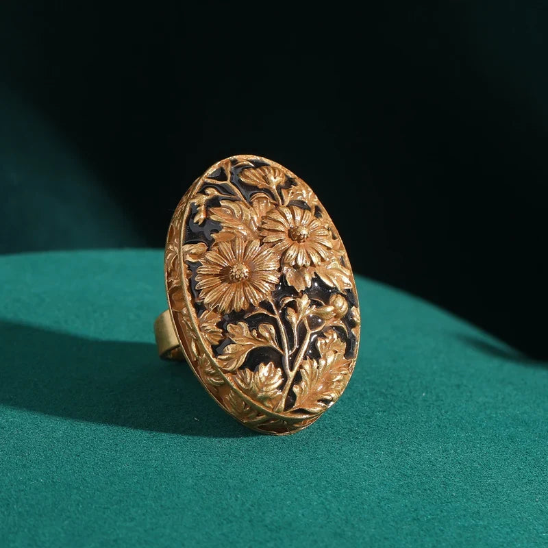 Anillo Art Déco floral grabado