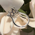Anillo atemporal dorado de circonita cúbica – imagen 3