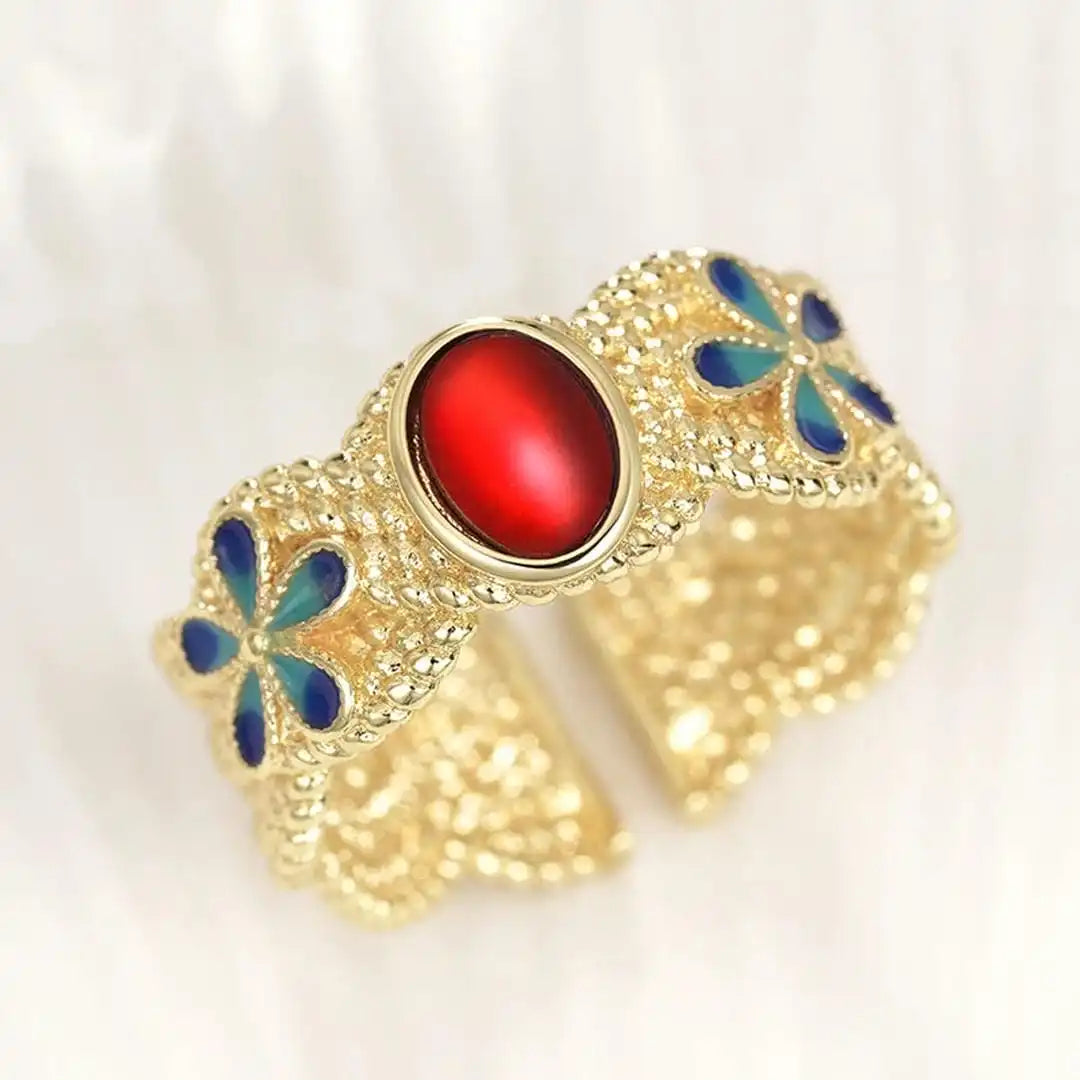 Anillo floral dorado clásico abierto