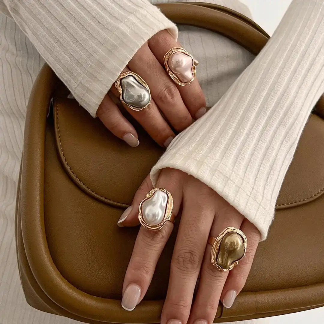 Anillos de cóctel con perla barroca gruesa
