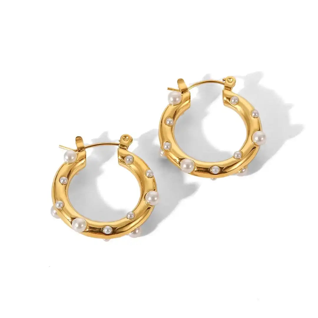 Pendientes de aro circular dorados con circonitas brillantes – imagen 10