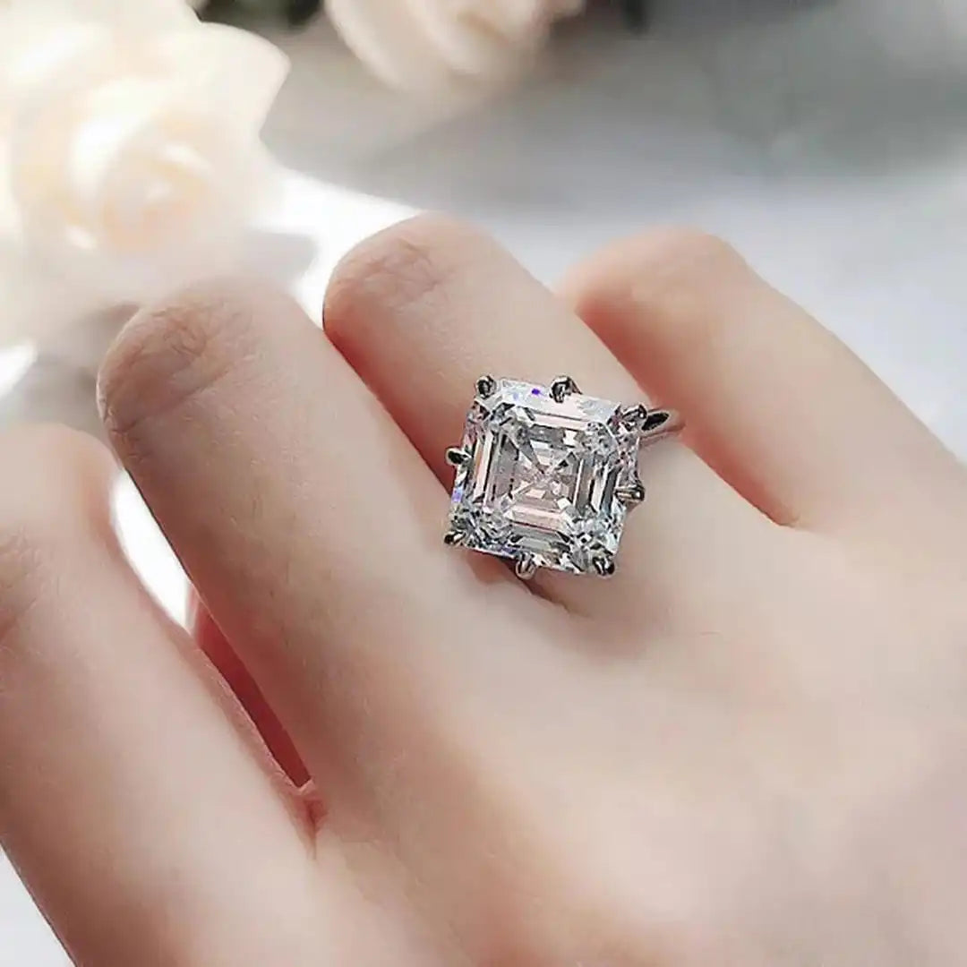 Anillo atemporal dorado de circonita cúbica – imagen 5
