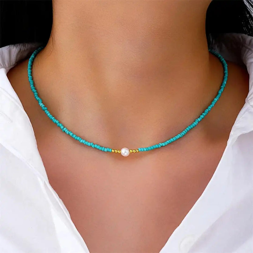 Collar de perlas barrocas con cuentas turquesa