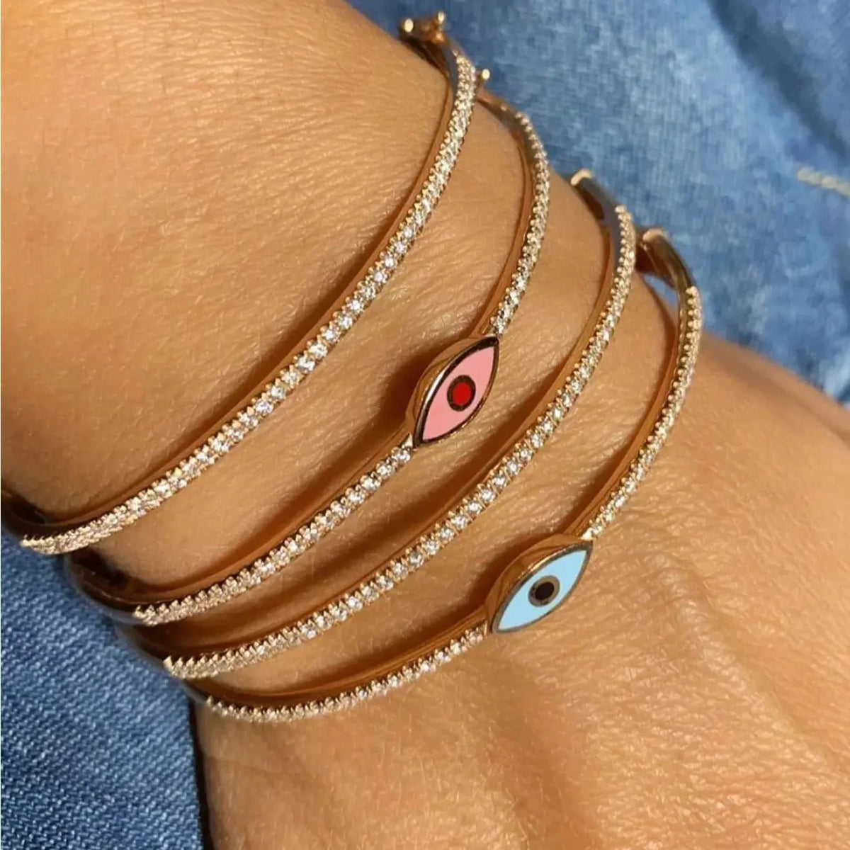 Pulsera con charms de ojo esmaltado – imagen 4
