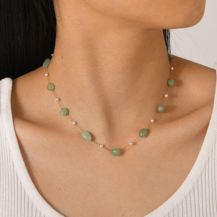 Collar bohemio de perlas con cadena
