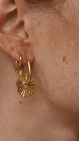 Pendientes aro festoneados en tono suave – imagen 7