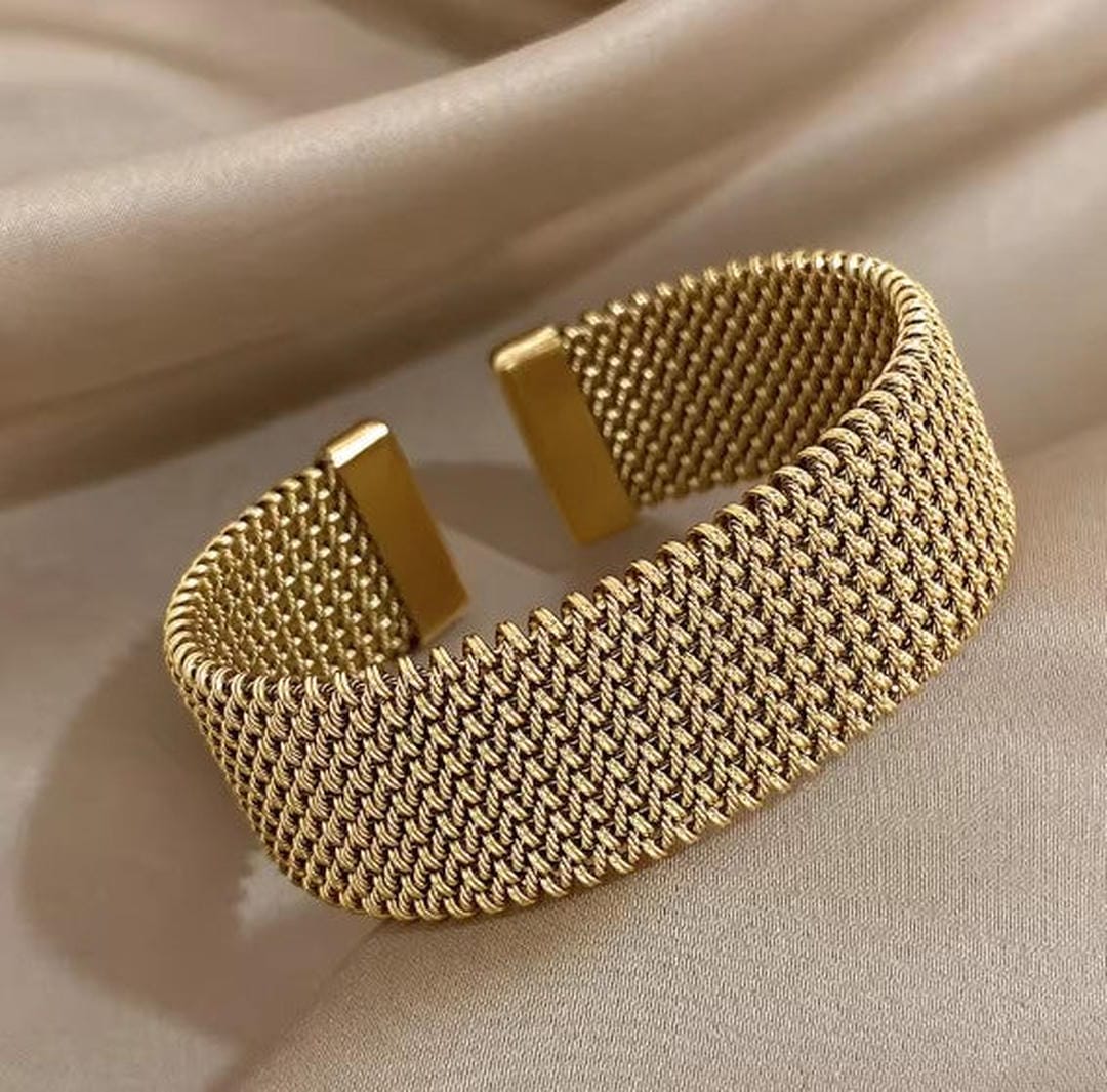 Pulsera clásica vintage abierta de malla trenzada