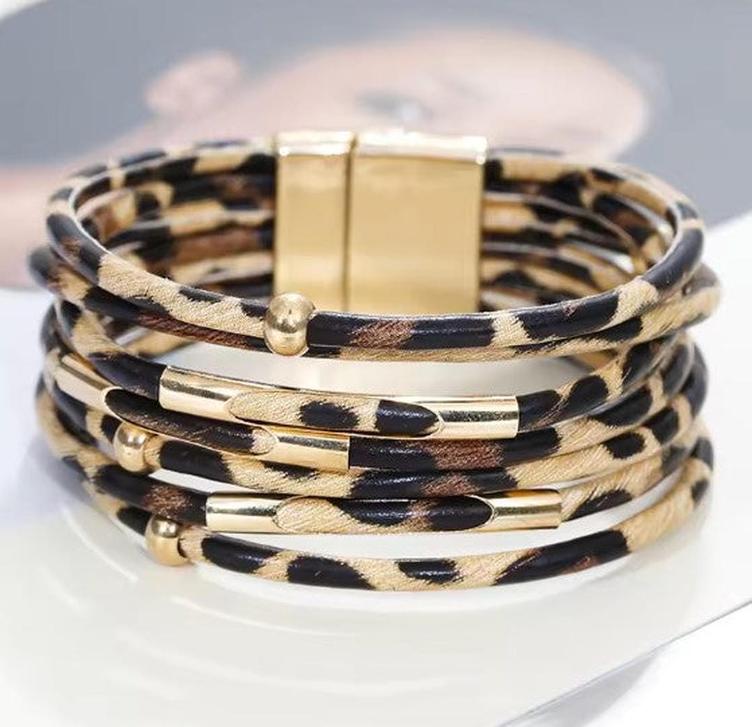 Pulsera envolvente boho ancha y multicapa