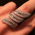 Anillo refinado de circonita cúbica con hoja – imagen 2