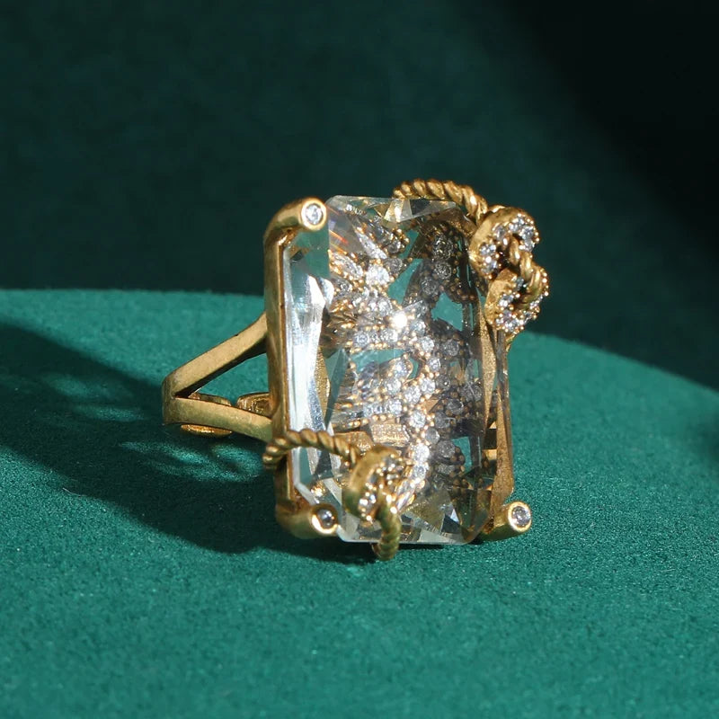 Anillo decorativo vintage de cristal con garra