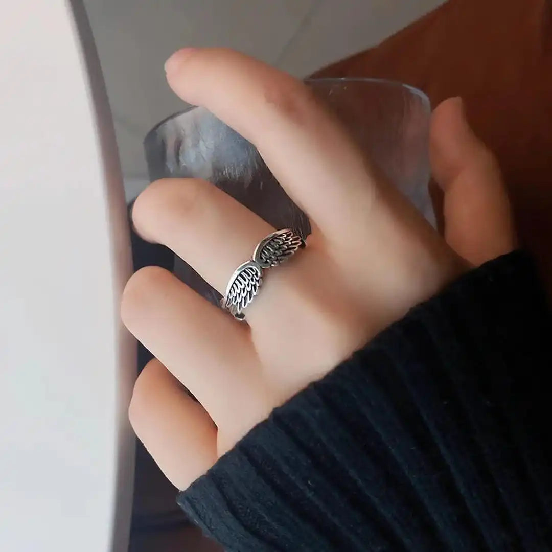 Anillo ajustable de plata con alas de ángel – imagen 3
