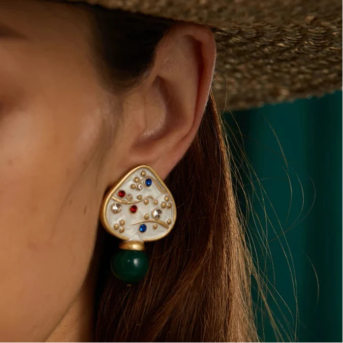 Sofisticados pendientes de esmalte con perla y forma de seta – imagen 3