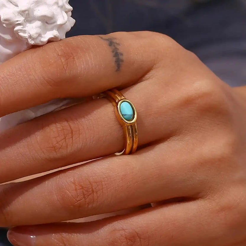 Anillo vintage de oro con piedra natural