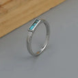 Anillo clásico de plata con turquesa en barra – imagen 2