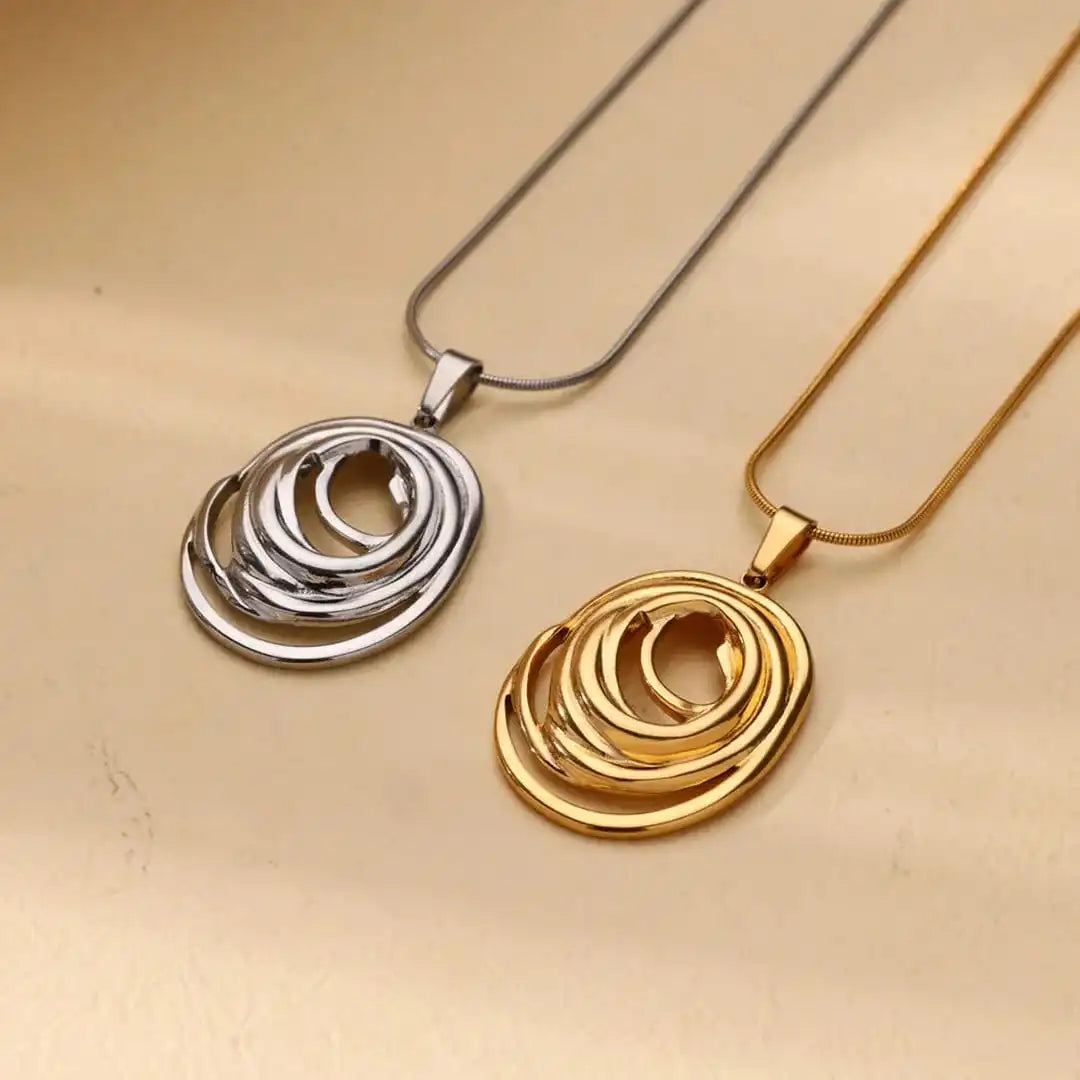 Collar geométrico oval hueco en oro y plata – imagen 4