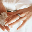 Anillo celestial de piedra lunar con luna creciente – imagen 3