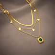 Collar elegante en capas con esmeralda – imagen 2