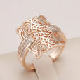 Anillo cuadrado de filigrana ornamentada atemporal